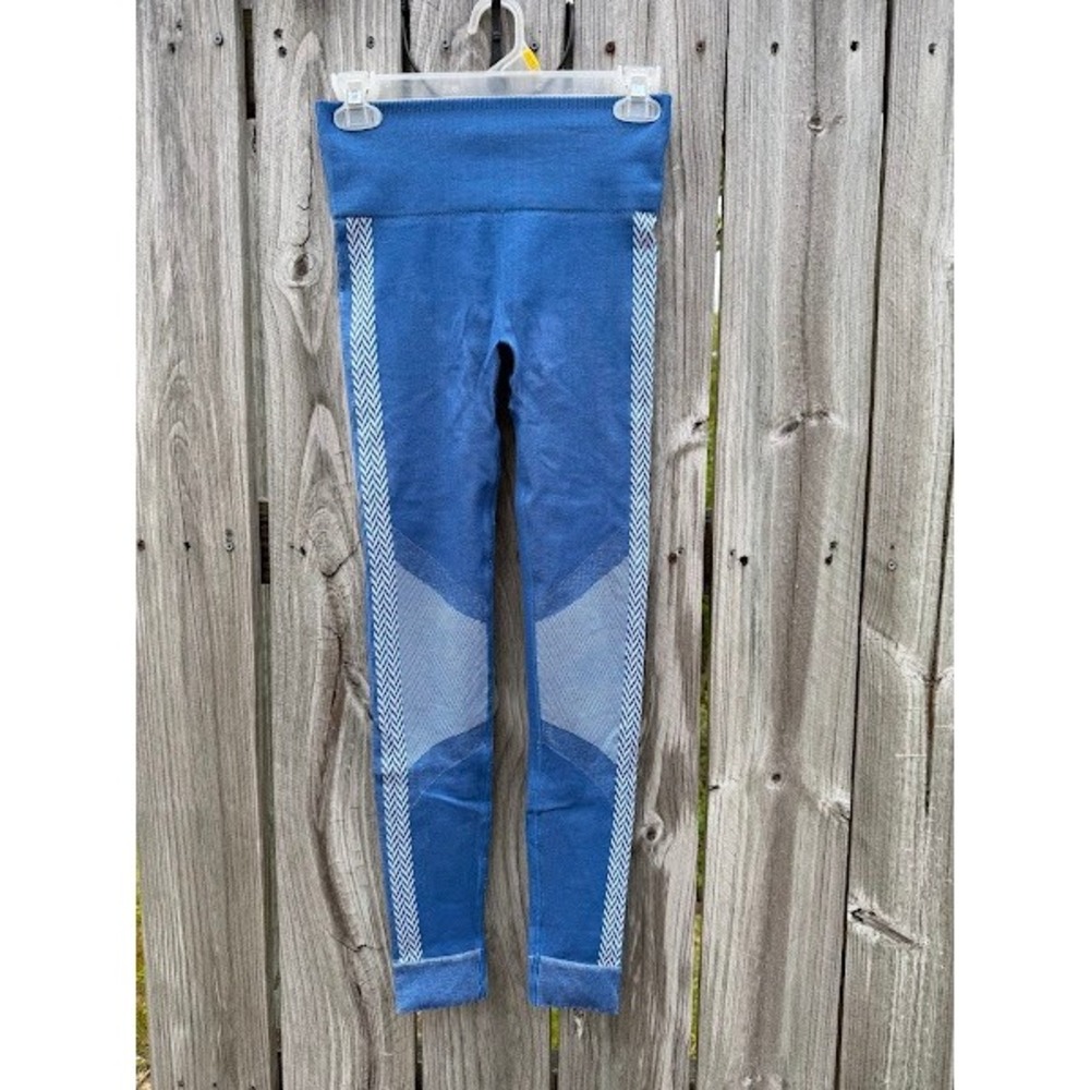 Fabletics Blue Seamless High Waisted Chevron Stripe Leggings XS